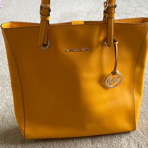 MICHAEL KORS like new yellow purse